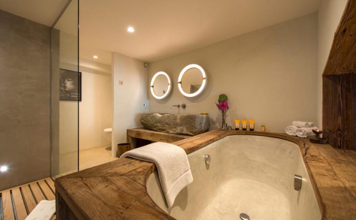 Chalet 1936, Verbier, Bathroom